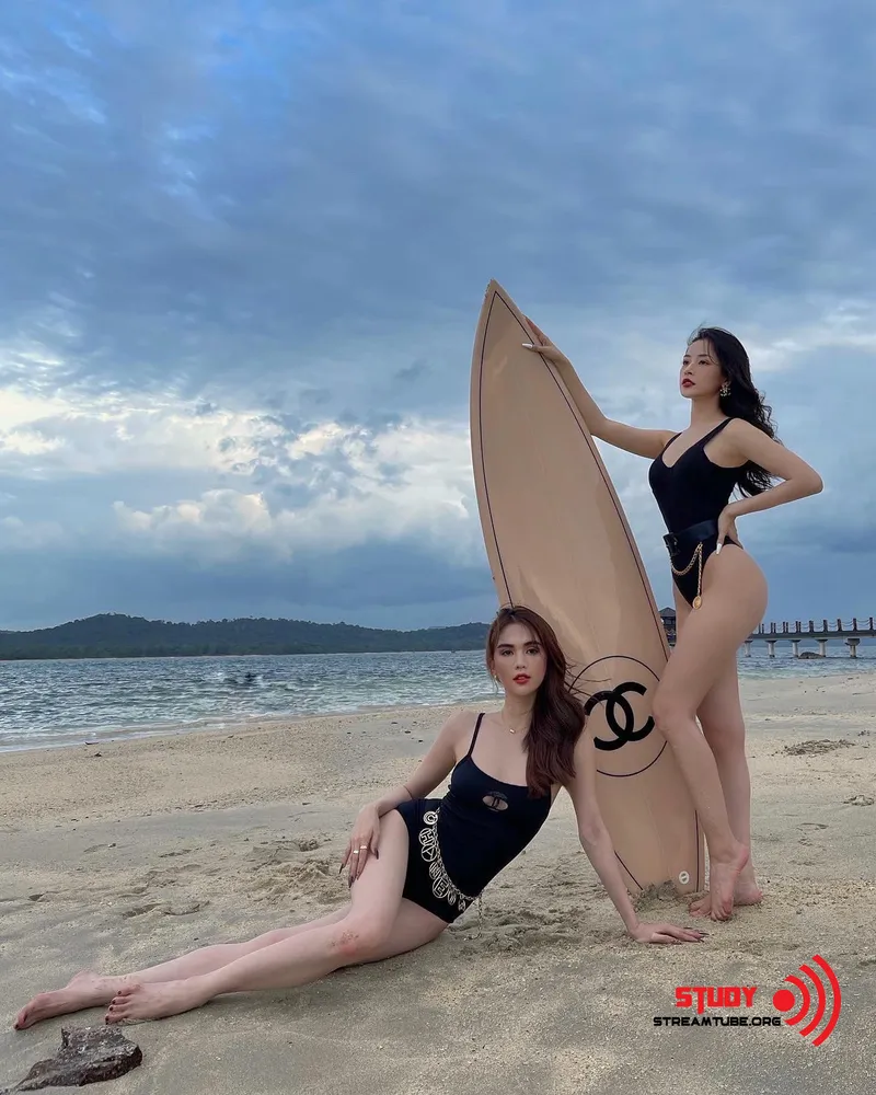Chi Pu Ngọc Trinh bikini 3