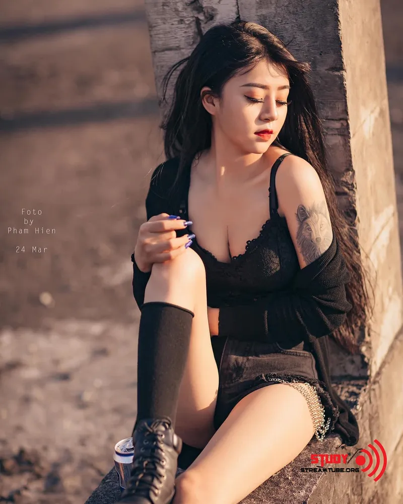 Hana Cẩm Tiên mặc bikini 7