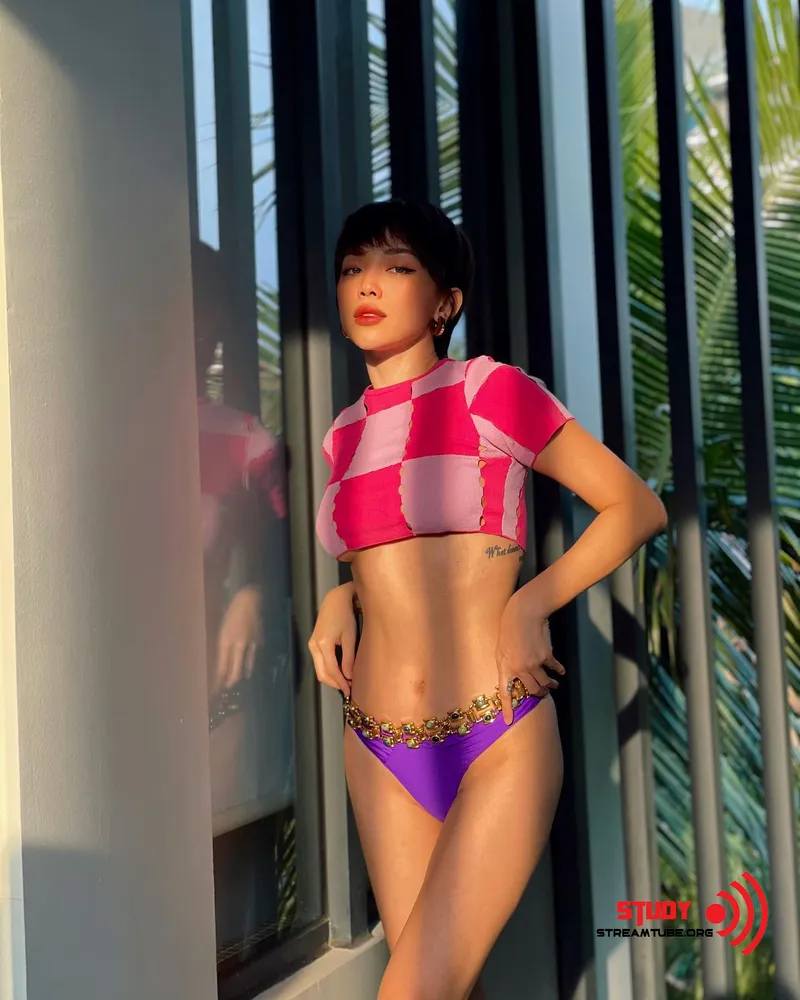 Tóc Tiên mặc bikini 11