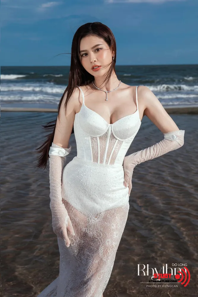 Trương Quỳnh Anh nude